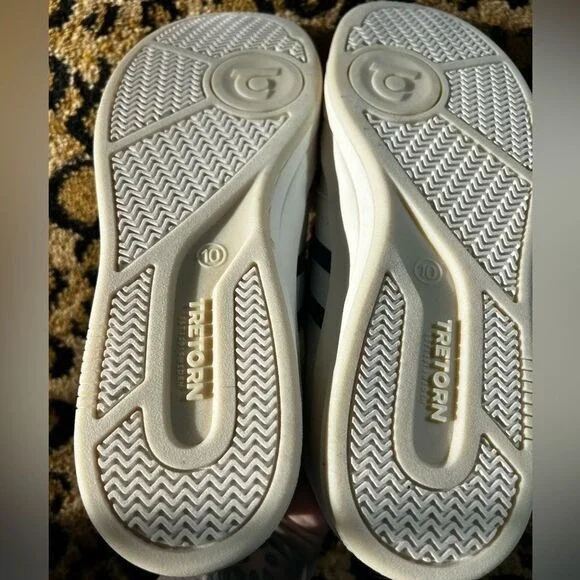 New men's Tretorn Dennis shoes. Size 10.‎  White and Navy. All man made material - Picture 7 of 9